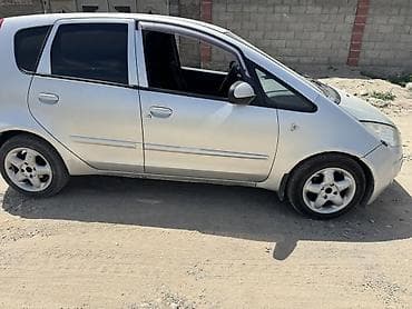 машиа: Mitsubishi Colt: 2004 г., 1.5 л, Робот, Бензин, Хэтчбэк — 3