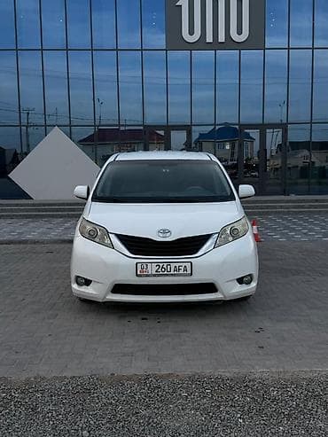 2011: Toyota Sienna: 2011 г., 3.5 л, Автомат, Бензин, Минивэн — 3