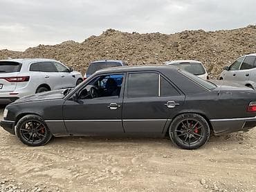 крыло 124: Mercedes-Benz W124: 1990 г., 2 л, Механика, Бензин, Седан — 1