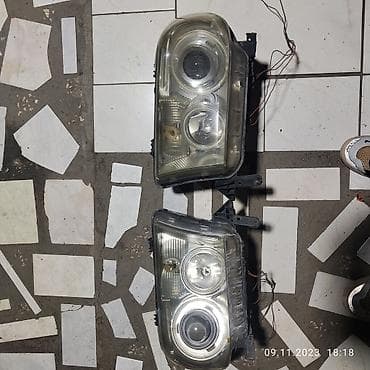Автозапчасти: Комплект передних фар Toyota 2010 г., Б/у, Оригинал, США — 1