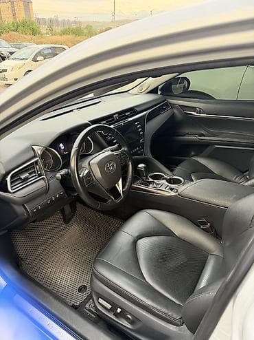 Транспорт: Toyota Camry: 2019 г., 2.5 л, Автомат, Бензин, Седан — 7