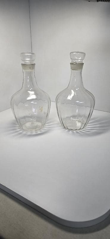 Графины СССР, без сколов и трещин, пробки родные, объёмом порядка