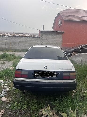 насос гидроусилителя руля: Volkswagen Passat: 1992 г., Седан — 4