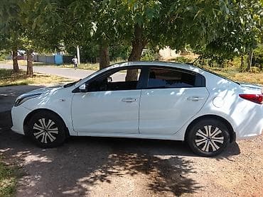 Унаа сатуу: Kia Rio: 2019 г., 1.4 л, Кол менен иштөөчү, Бензин, Седан — 3