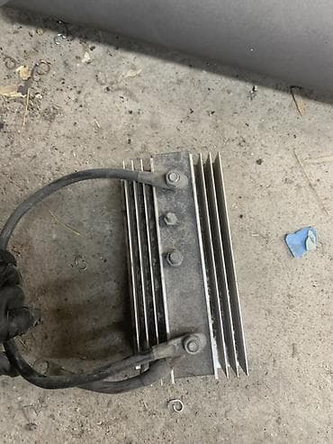 Набор автомобильной электроники и компонентов: 1) Преобразователь