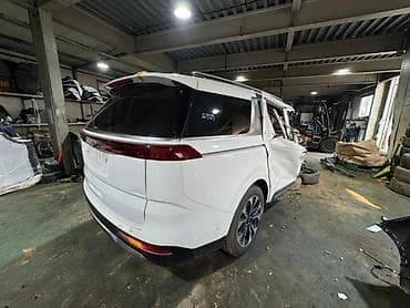 banzai: Крышка багажника Kia, 2022 г., Б/у, Оригинал — 2