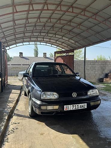 жак бу: Volkswagen Golf: 1995 г., 1.8 л, Кол менен иштөөчү, Бензин, Хетчбек — 3