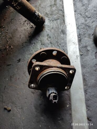 fort: Форт мондео 2003 зад. Ступица привозной — 1