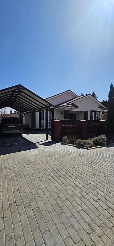 строительство ангаров: Продаю коттедж в село Бает,пансионат Ак-Марал,105 кв,участок 5 соток.С — 1