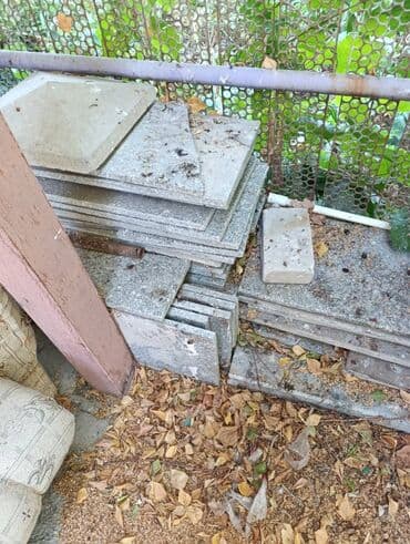 стол письменный б: Прямоугольные каменные плиты серого цвета, предназначенные для — 1