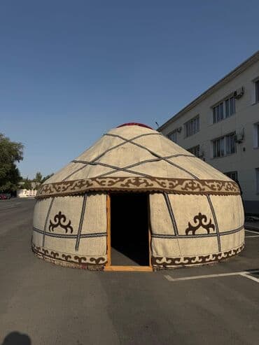 Юрта на арендуБоз уй, боозуй с полом, освещение,стол, стулья Боз