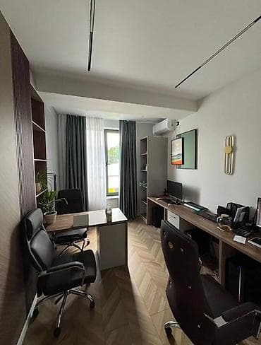 кафе бостери: Кеңселерди сатуу 200 м², Ремонту бар, Жеке үй, 3 кабат — 4