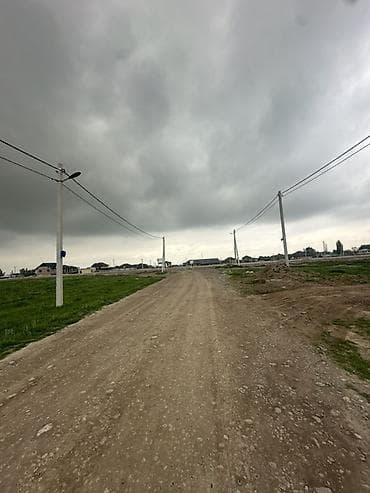 fred perry: Современный одноэтажный дом с отдельным участком и высоким забором — 4