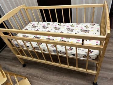 Кровати: Продаю новую детскую кроватку. Изготовлена из натурального дерева — 1