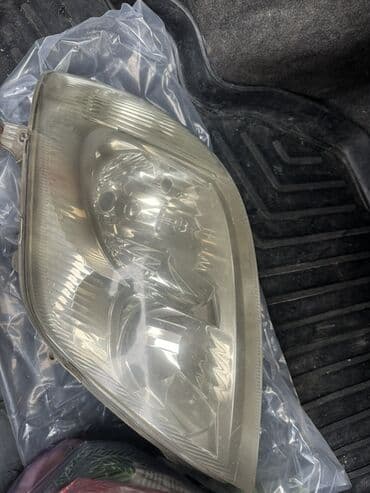 Передняя левая фара Toyota 2005 г., Б/у, Оригинал, Япония