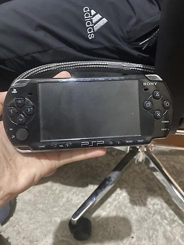 iphone 2g: PSP 2000 есть два кабела, прошитый, эздэ карта 128гб, задняя крышка — 1