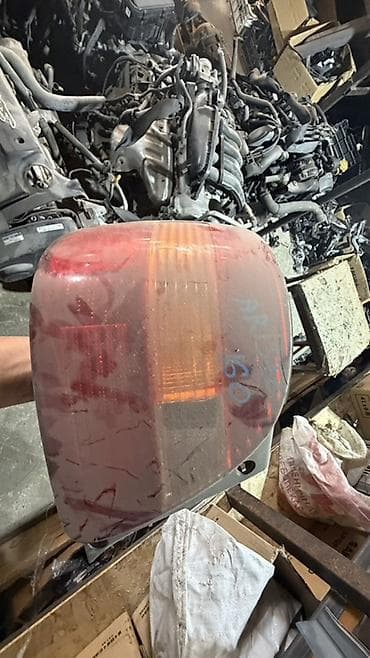 Задний левый стоп-сигнал Toyota — 1