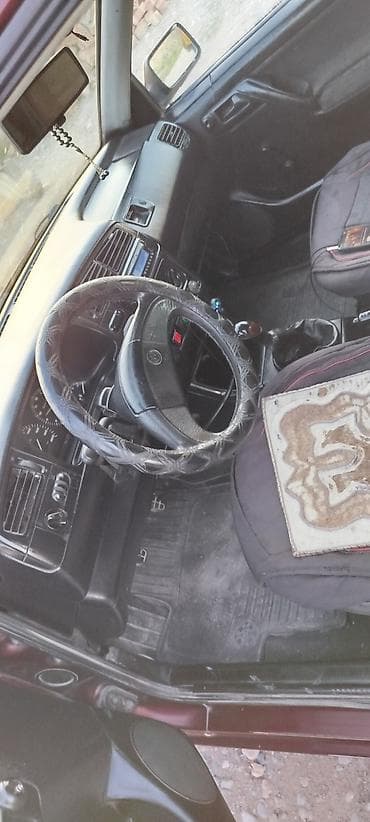 пасад седан: Volkswagen Golf: 1994 г., 1.3 л, Механика, Бензин, Хэтчбэк — 9