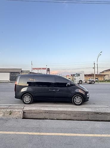 shevrole spark: Hyundai Staria: 2022 г., Минивэн — 2