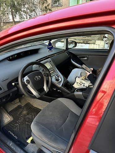 prius v: Toyota Prius: 2013 г., 1.8 л, Вариатор, Гибрид, Хэтчбэк — 4