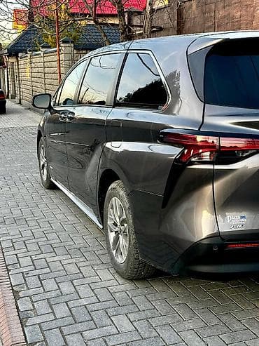 camry 55: Toyota Sienna: 2021 г., 2.5 л, Типтроник, Гибрид, Минивэн — 4