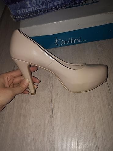 Женская обувь: Продаются женские туфли лакированные. Одевала несколько раз — 2