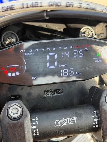 горные мотоциклы: Эндуро/кросс мотоцикл Kovi (KOVI) в ярком сине‑оранжевом ливрее — 2