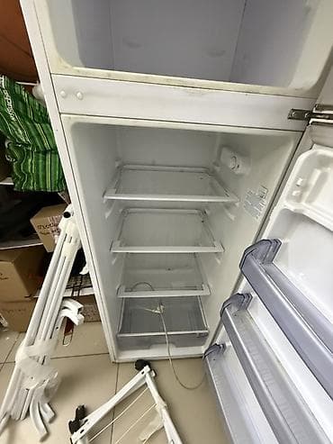 macbook mini: Холодильник BEKO с верхней морозильной камерой, 160 см Верхняя полка — 1