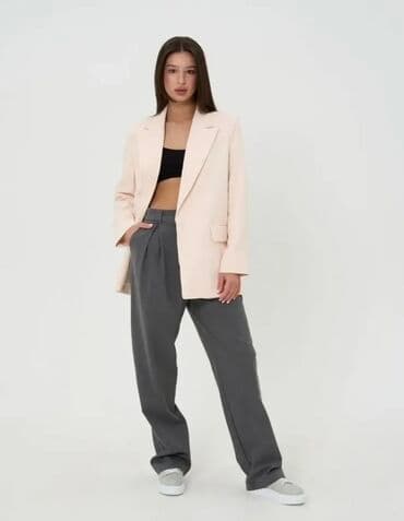 пиджаки женские бишкек: Женский однобортный блейзер прямого кроя, выполненный из плотной — 1