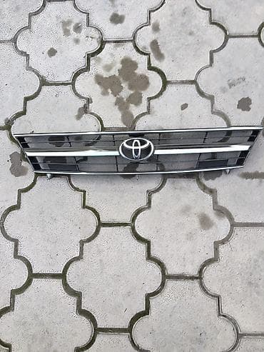 lend cruizer: Решетка радиатора Toyota Б/у, Оригинал — 1