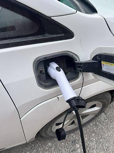 свечной ключ: Портативное зарядное устройство для электромобилей (EV Charger) - — 2