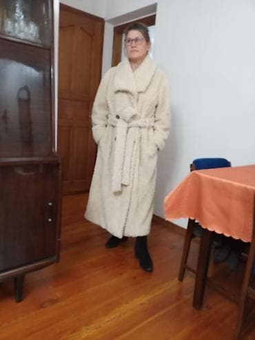 зимние пальто: Длинное женское пальто из буклированного «тедди»‑меха. - Цвет — 7