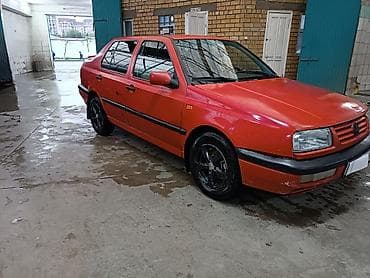 вента машына: Volkswagen Vento: 1992 г., 2 л, Механика, Бензин, Седан — 4