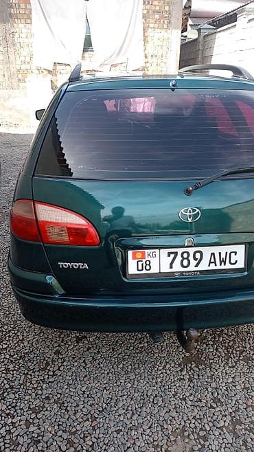 Toyota Avensis: 2002 г., 1.6 л, Механика, Бензин, Универсал — 2