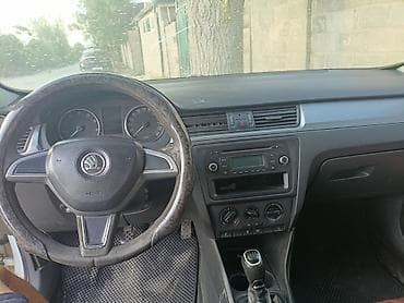 skoda fabia: Skoda Rapid: 2015 г., 1.6 л, Механика, Бензин, Седан — 4