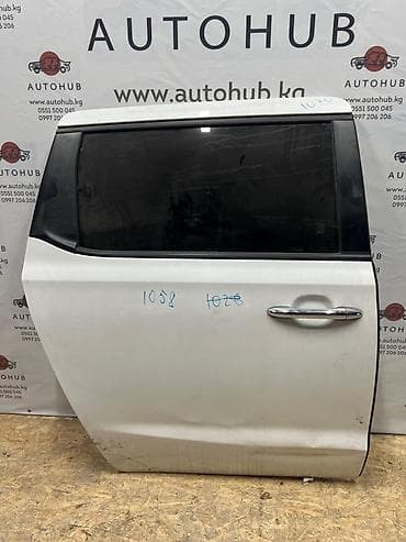 kia karnaval: Дверь Kia carnival YP D4HB 2.2 DIESEL задн. прав. (б/у) — 1