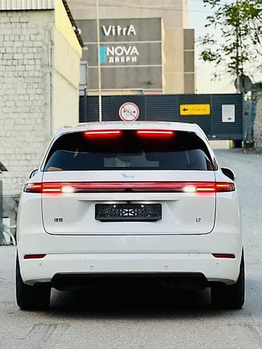 машинна: Lixiang L7: 2024 г., 1.5 л, Автомат, Гибрид, Кроссовер — 4