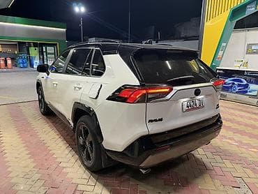 mark 2 qualis: Toyota RAV4: 2022 г., 2.5 л, Автомат, Гибрид, Кроссовер — 4