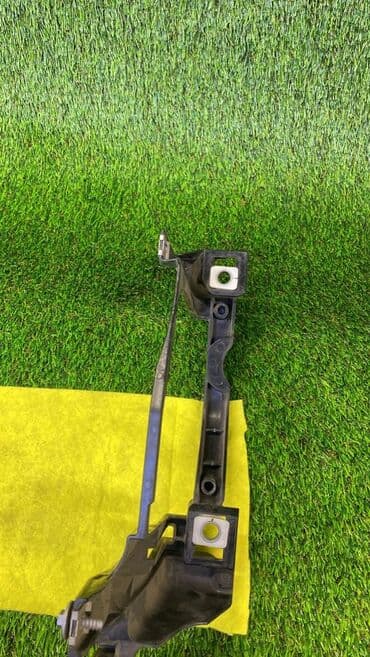 e61: Кронштейн левый нижний крепления передней фары б\у оригинал На БМВ — 5