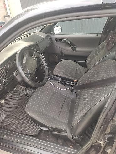 пассад: Volkswagen Passat: 1994 г., 1.8 л, Лифтбек — 3