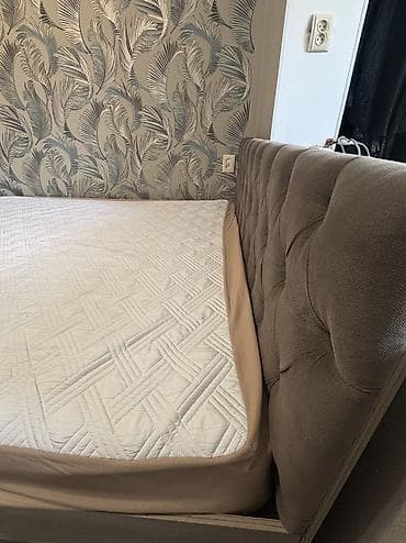 bed sheet: Двуспальная кровать, Б/у, С мягким изголовьем, длина - 210 см — 4