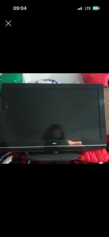 Телевизор HKC, диагональ ориентировочно 32–37". Не рабочий