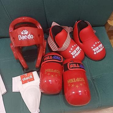 Перчатки: Комплект защиты и экипировки для кикбоксинга/каратэ/ тхеквондо — 1