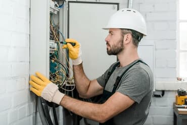 работа ночную смену охрана: Электрик, монтажные услуги, мелкосрочные работы. звоните в любое — 1