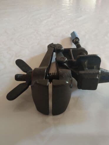 Заклепочные инструменты: Продаются Мини Тисы для мелких работ. Новое, в работе не — 2