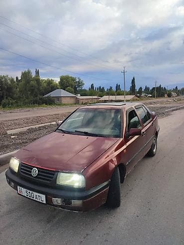 ош волга: Volkswagen Vento: 1993 г., 1.8 л, Кол менен иштөөчү, Бензин, Седан — 1