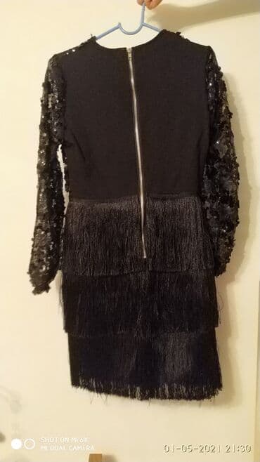 брендовая куртка: Синее лёгкое платье, чуть выше колен, спереди кочелькой сделано — 4