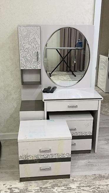 Офисная мебель: ПРОДАЮ! САТЫЛАТ! Мебель для детской комнаты, две тумбочки и — 2