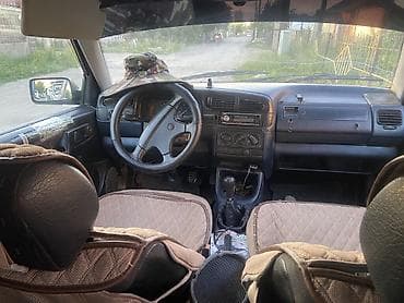 Продажа авто: Volkswagen Vento: 1995 г., 1.8 л, Механика, Бензин, Седан — 4
