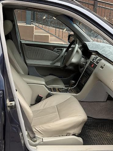 300 000: Mercedes-Benz E-Class: 2000 г., 4.3 л, Автомат, Бензин, Седан — 6